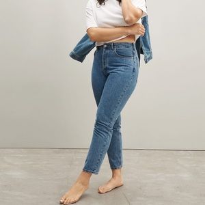 The Curvy ’90s Cheeky Jean